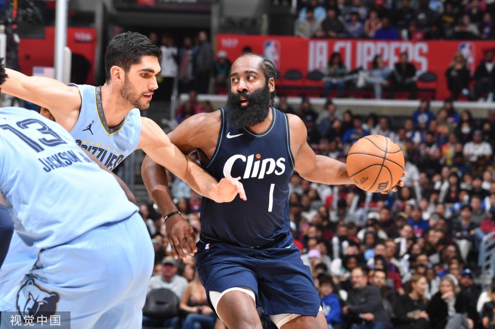 队在竞赛中 队在竞赛中