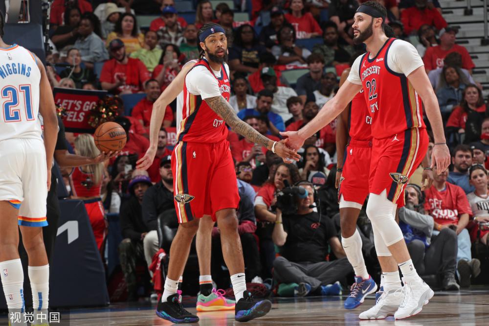 队凭借一名 队凭借一名